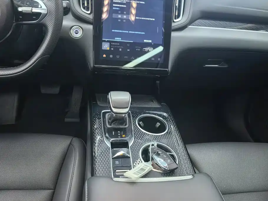 Hongqi Hongqi HS3 PHEV — миниатюра 16