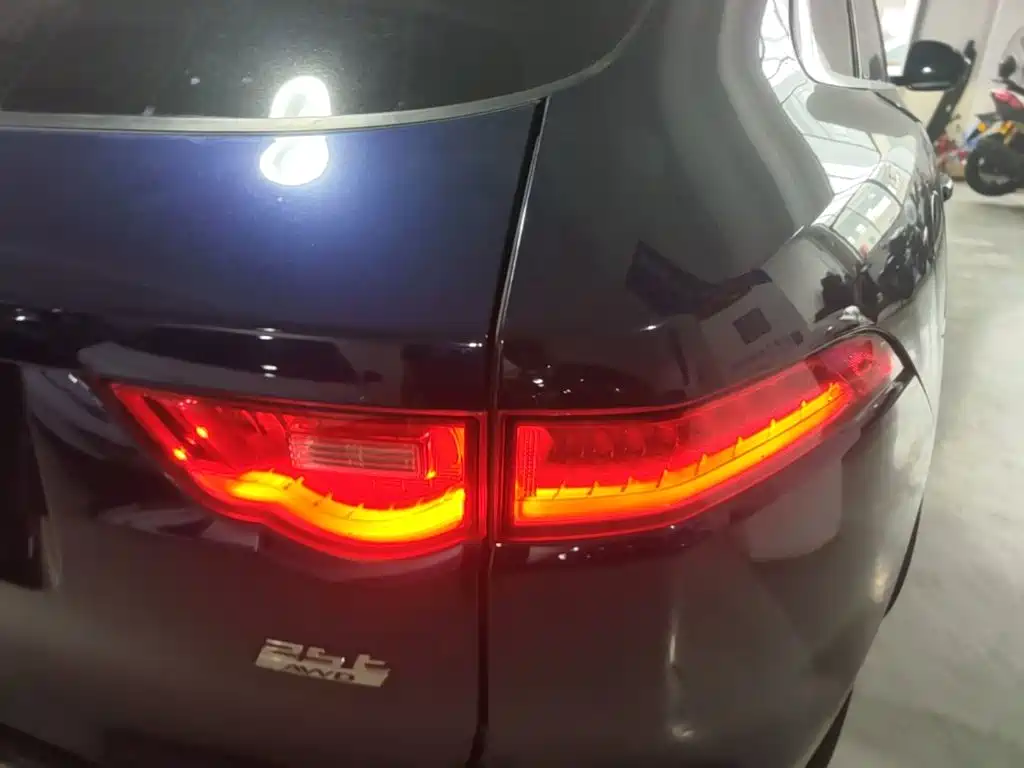 Jaguar F-PACE — миниатюра 8