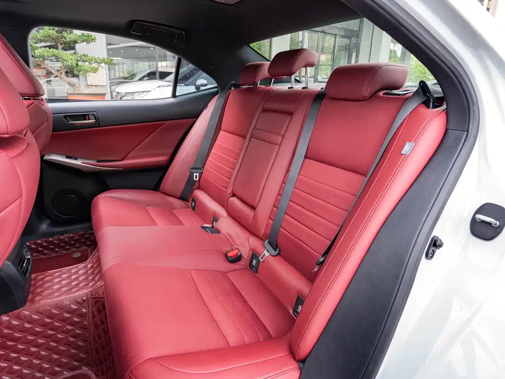 Lexus IS — миниатюра 12