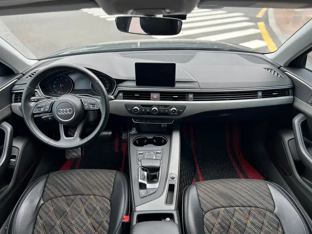 Audi A4L 2019 40 TFSI VI