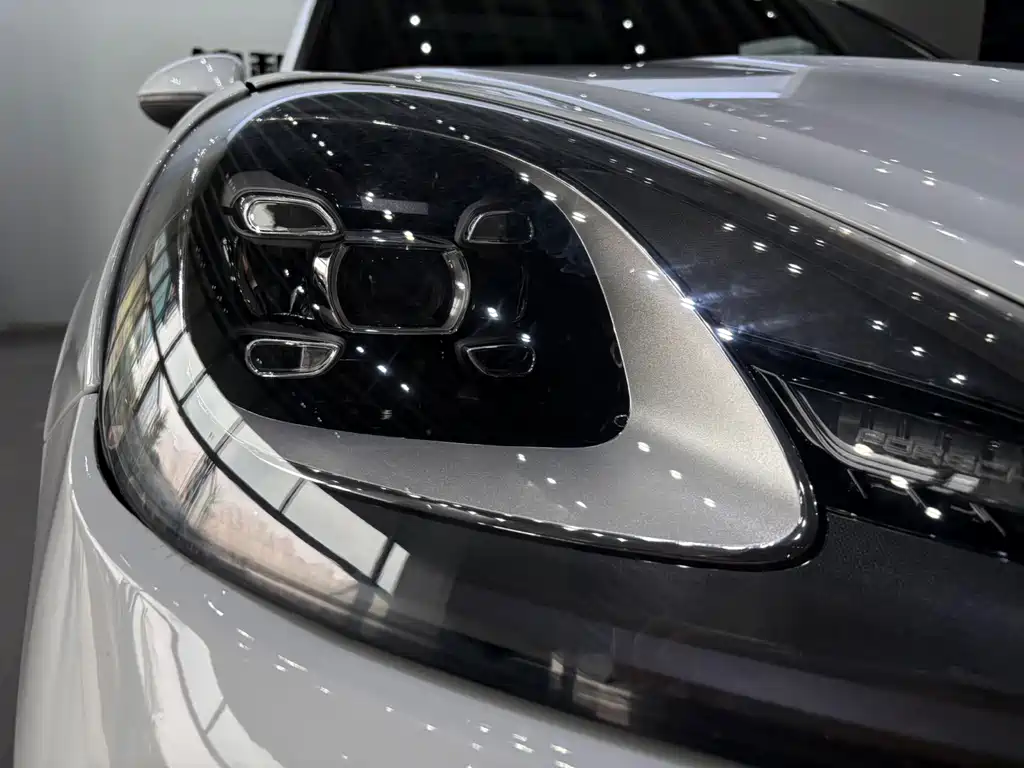 Porsche Cayenne Hybrid — миниатюра 23