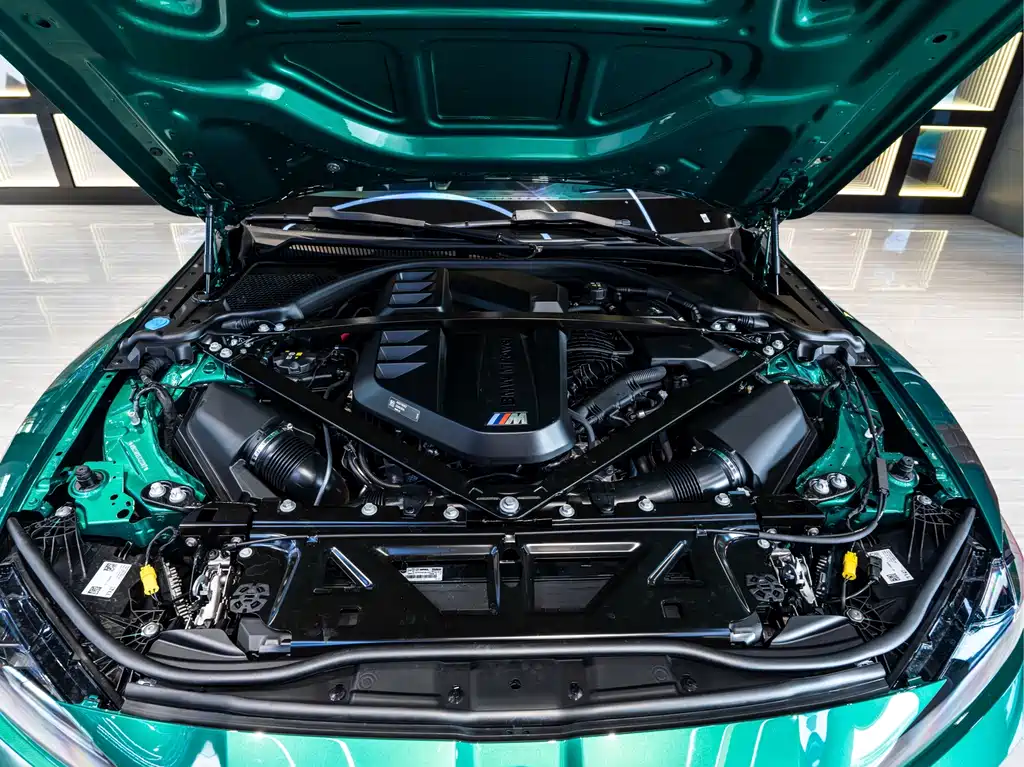 BMW M4 — миниатюра 10