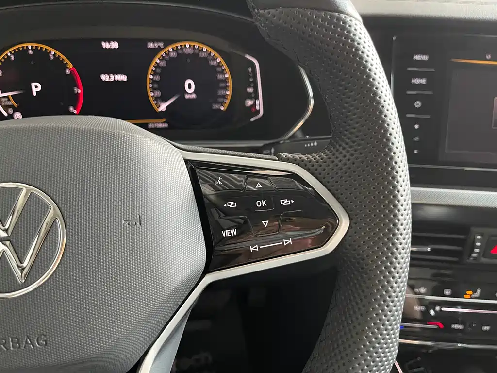 Volkswagen Passat — миниатюра 21