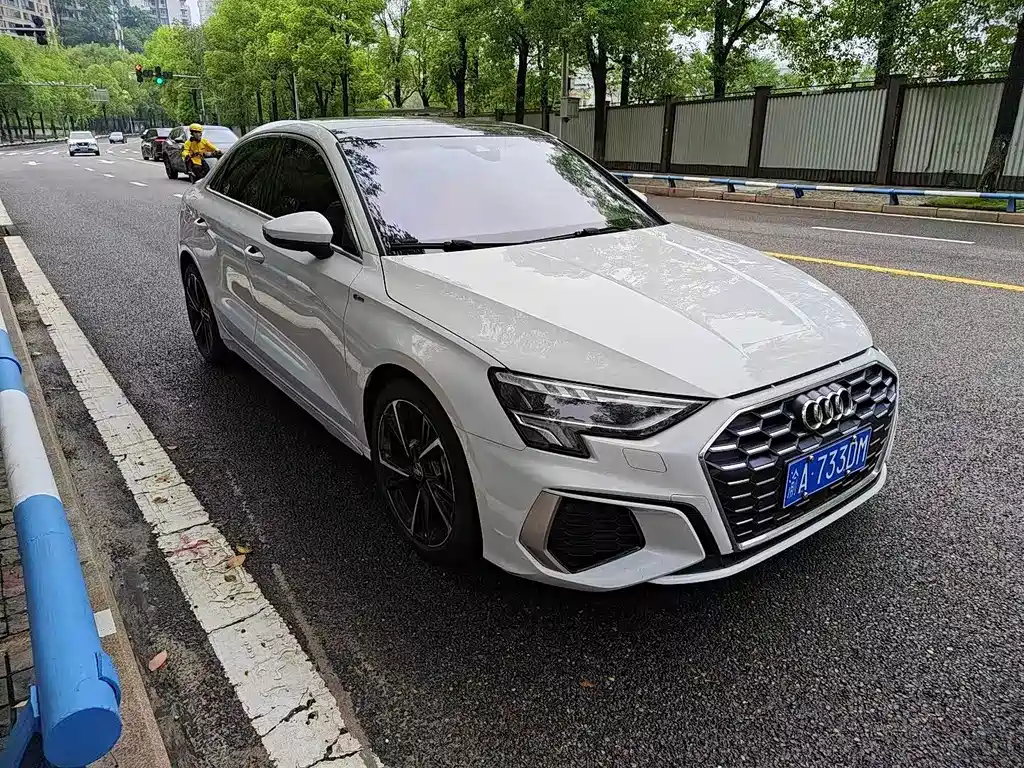Audi A3 - фото 3