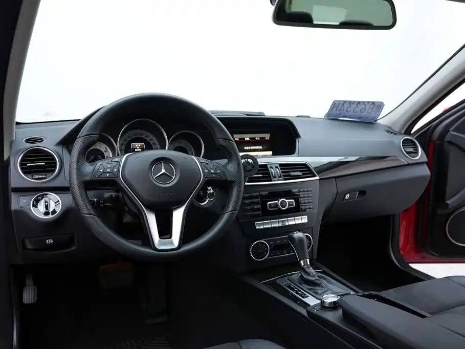 Mercedes-Benz C-Class — миниатюра 7