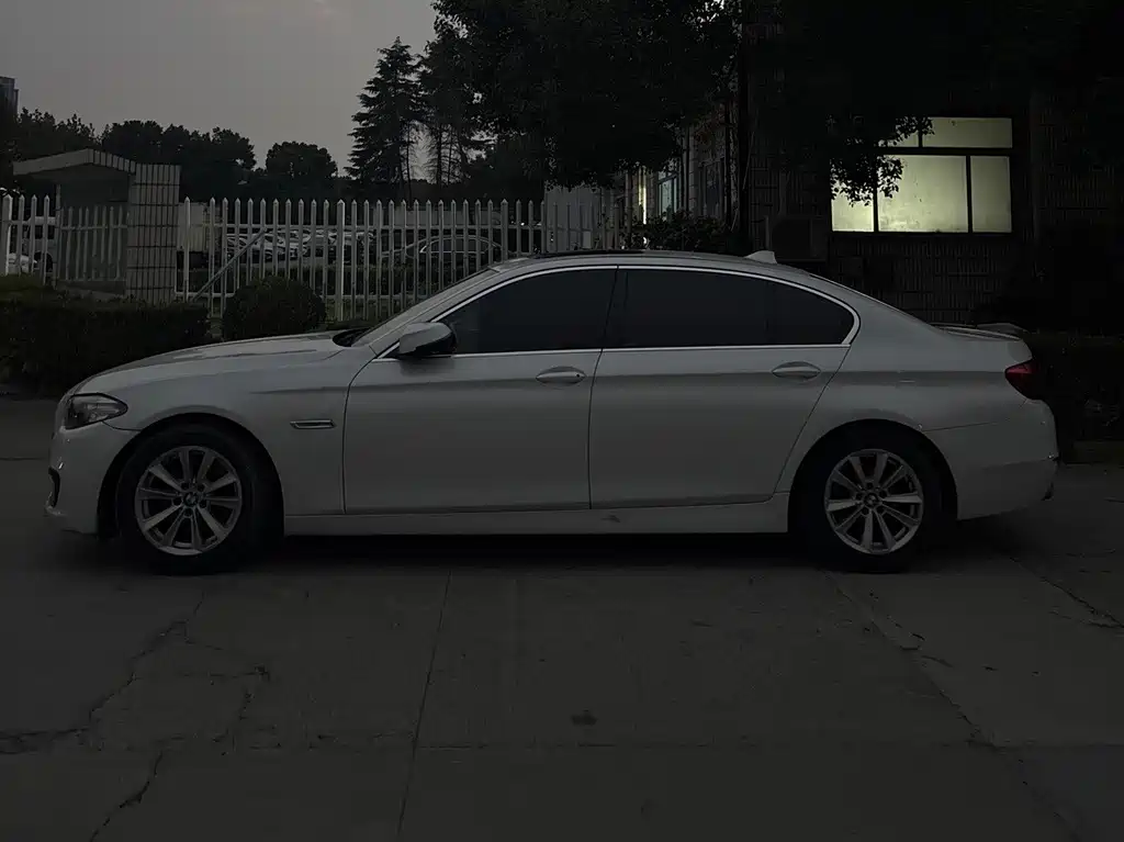 BMW 5 Series — миниатюра 3