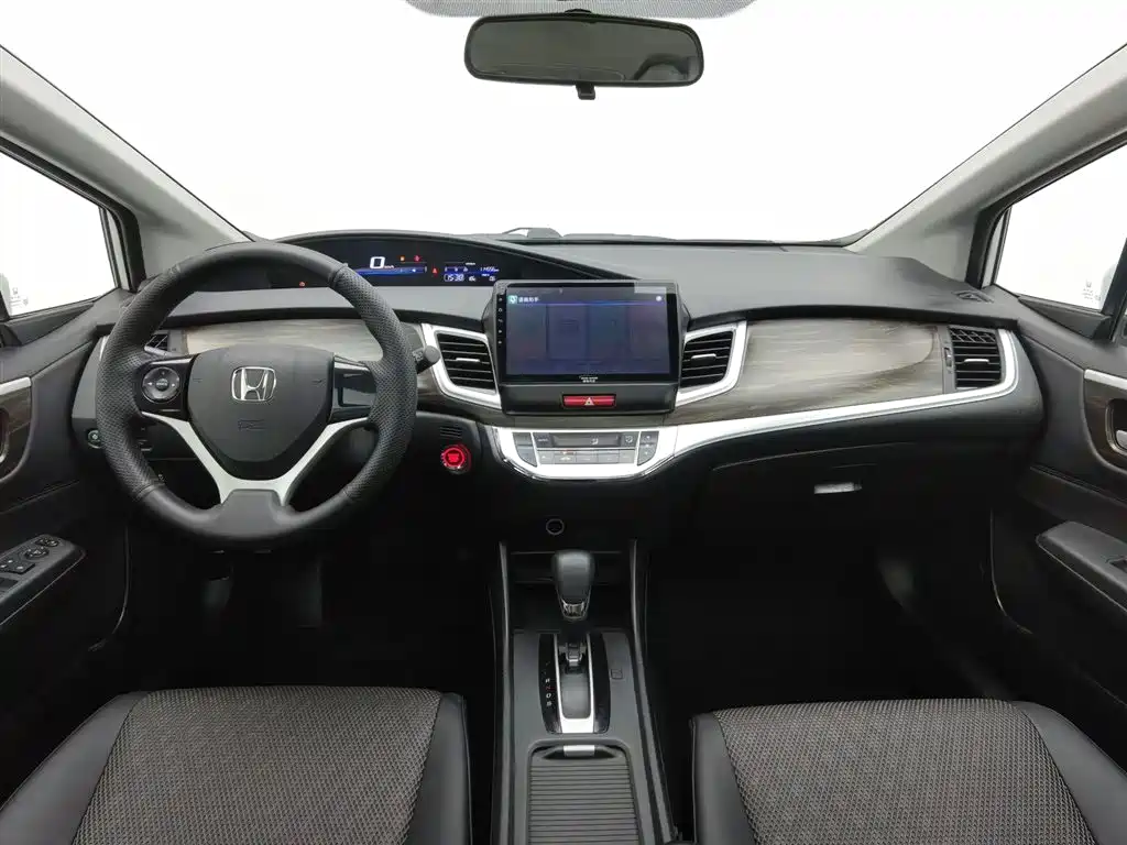 Honda Jade 2017 1.8L AT Comfort 5 мест