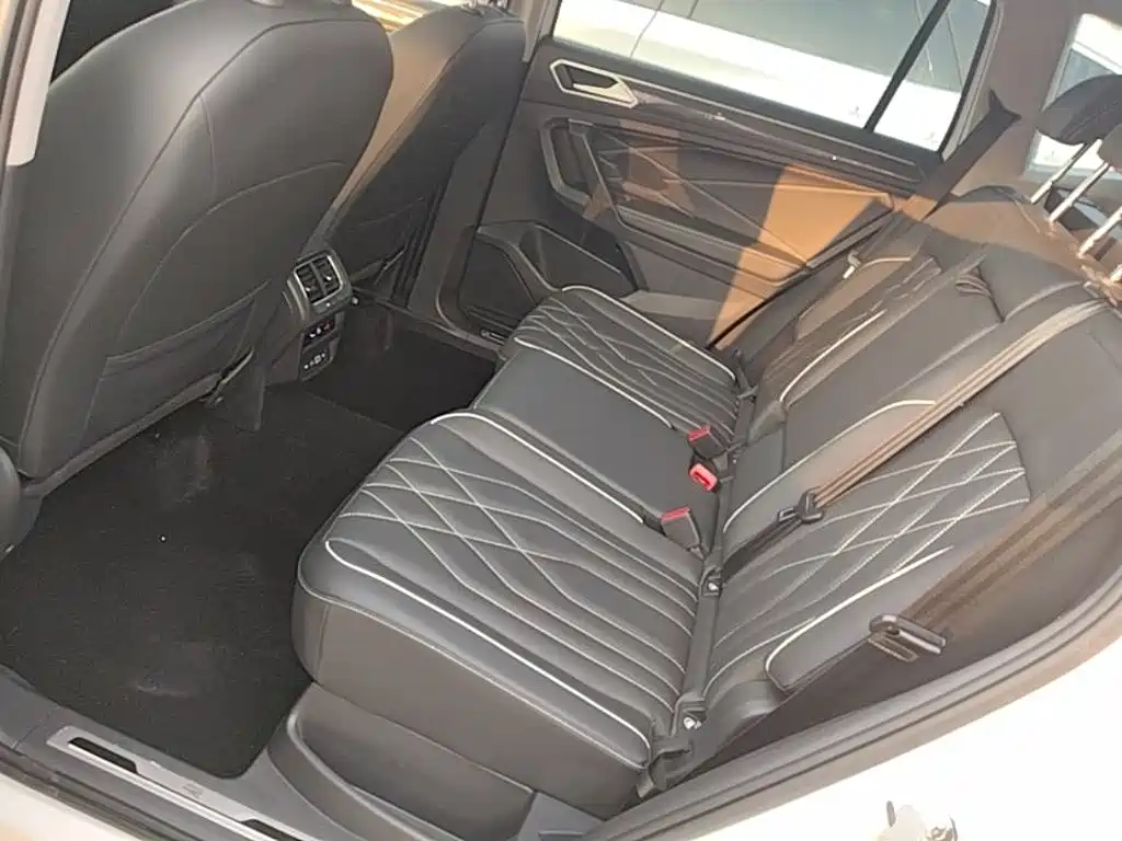 Volkswagen Tiguan L — миниатюра 17