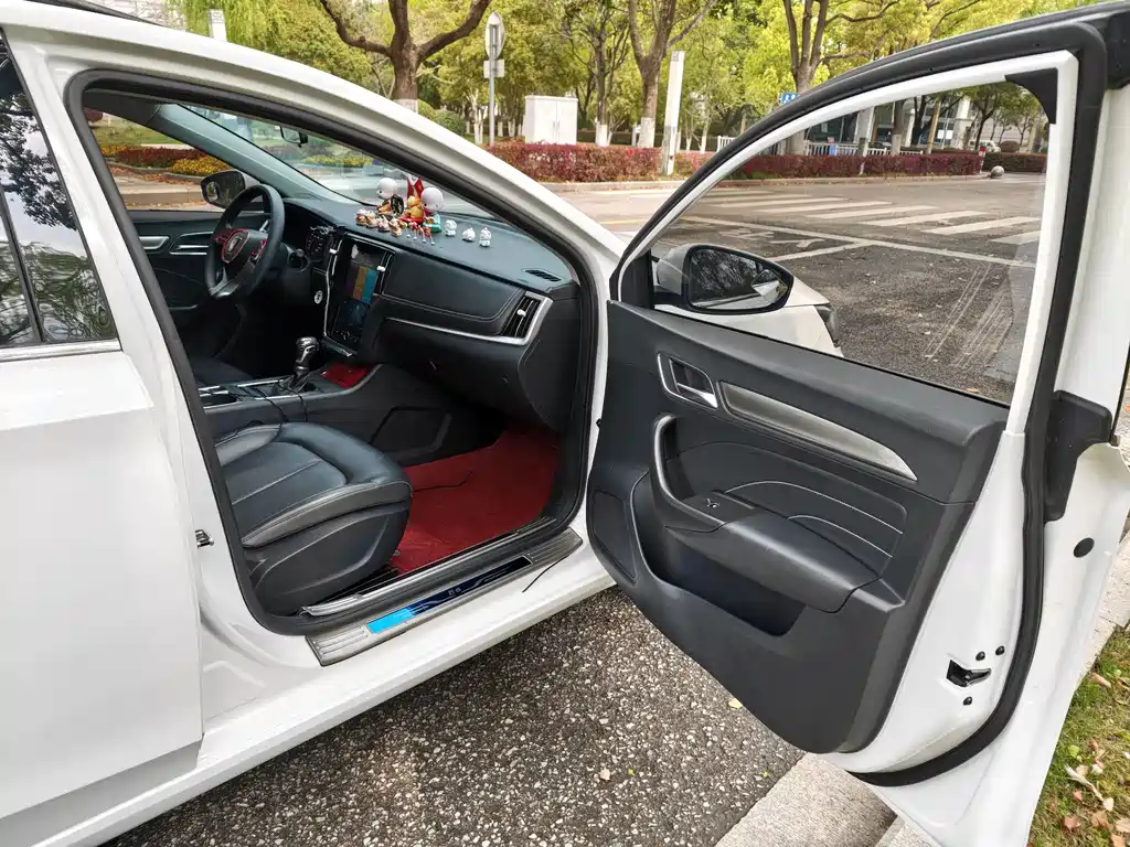 Roewe i6 Classic PLUS 1.6L CVT 4G Connected Glory Flagship Edition, фото 15