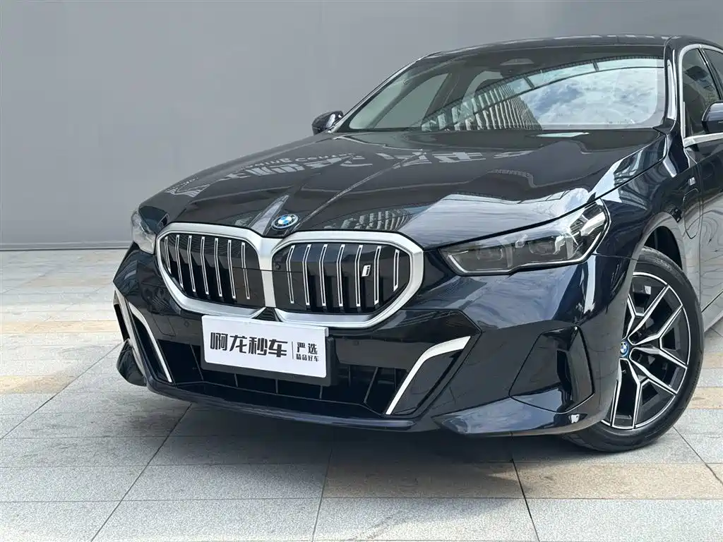 BMW I5