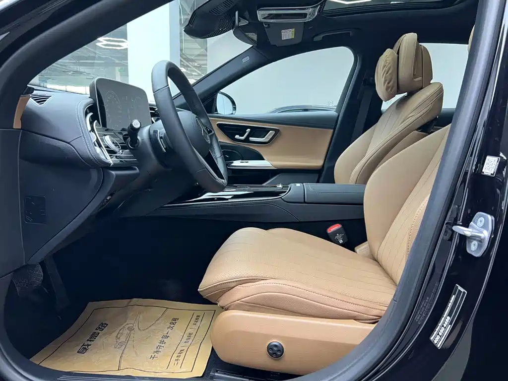 Mercedes-Benz E-Class — миниатюра 17
