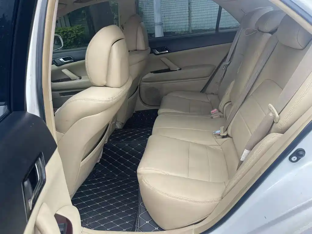 Toyota Reiz — миниатюра 8