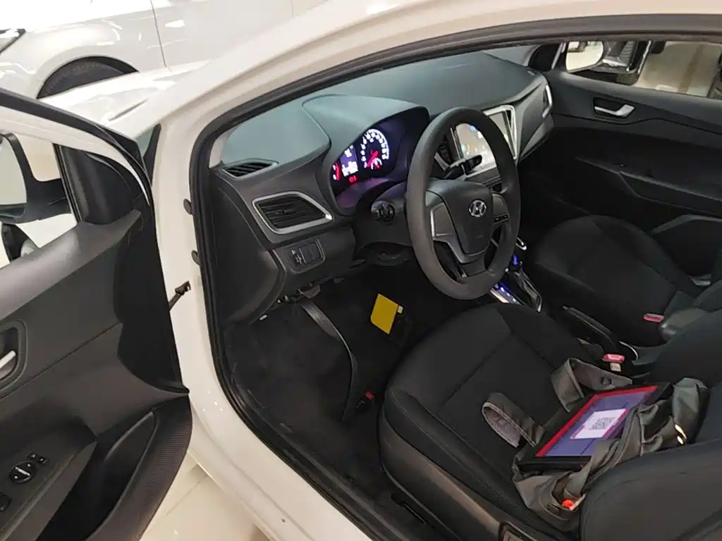 Hyundai Verna — миниатюра 16