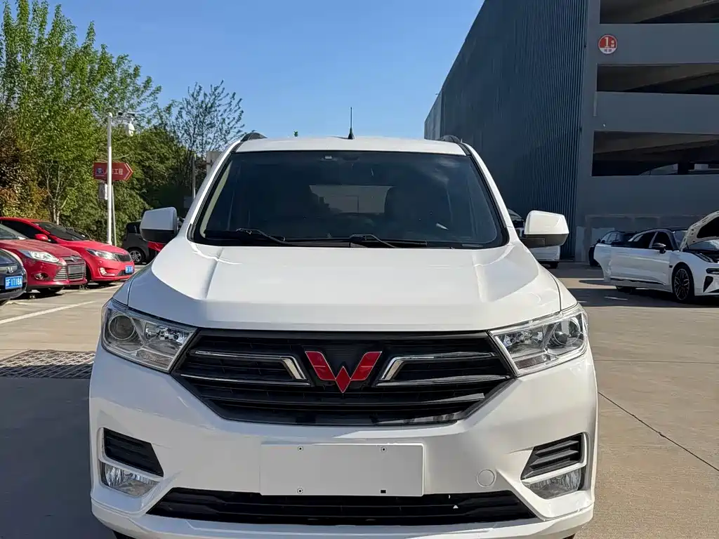 Wuling Hongguang — миниатюра 2