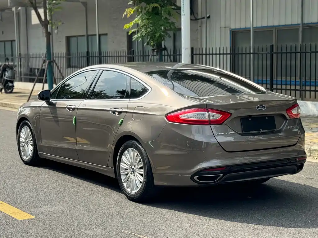 Ford Mondeo — миниатюра 8