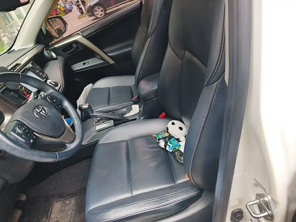 Toyota RAV4 — миниатюра 16