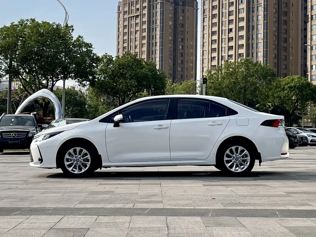 Toyota Corolla — миниатюра 4