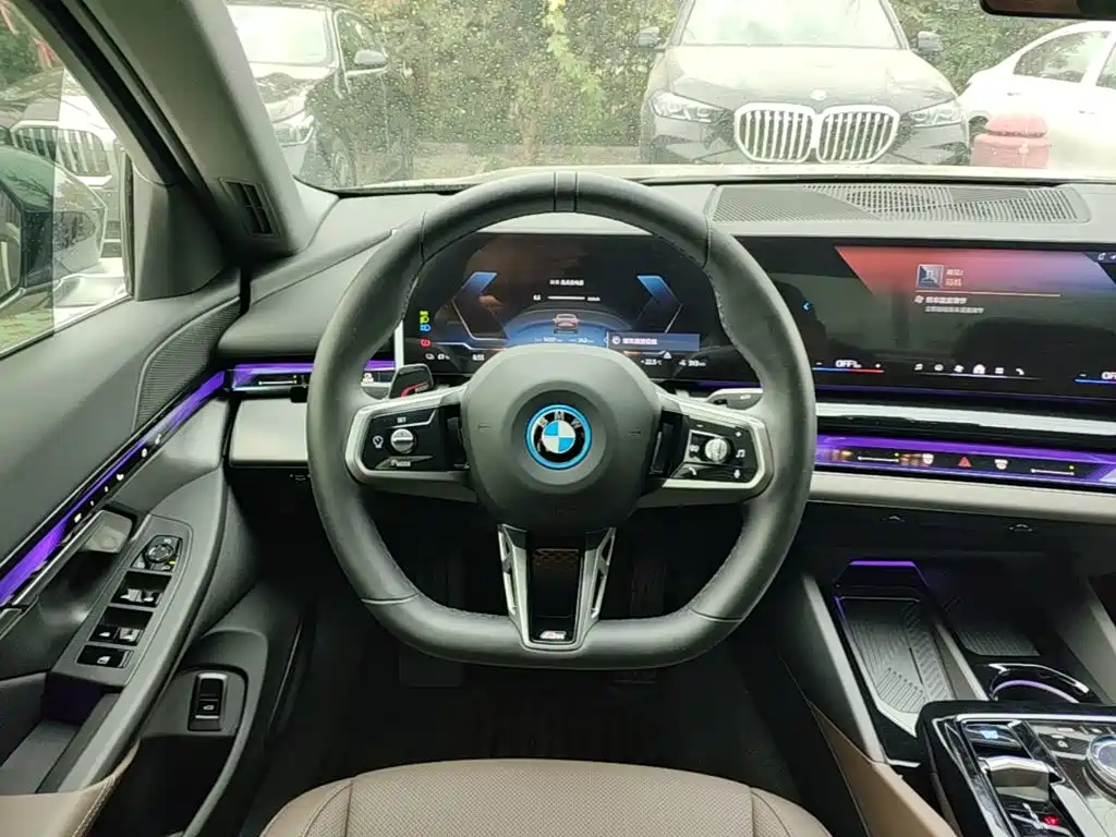 BMW i5 — миниатюра 11