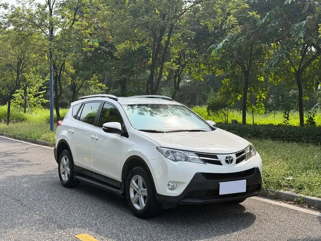 Toyota RAV4 — миниатюра 3