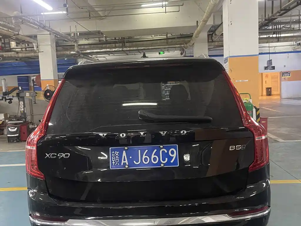 Volvo XC90 — миниатюра 7