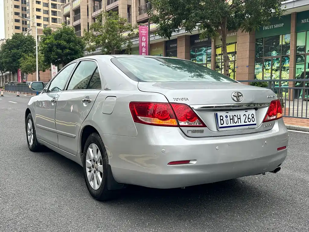 Toyota Camry — миниатюра 6