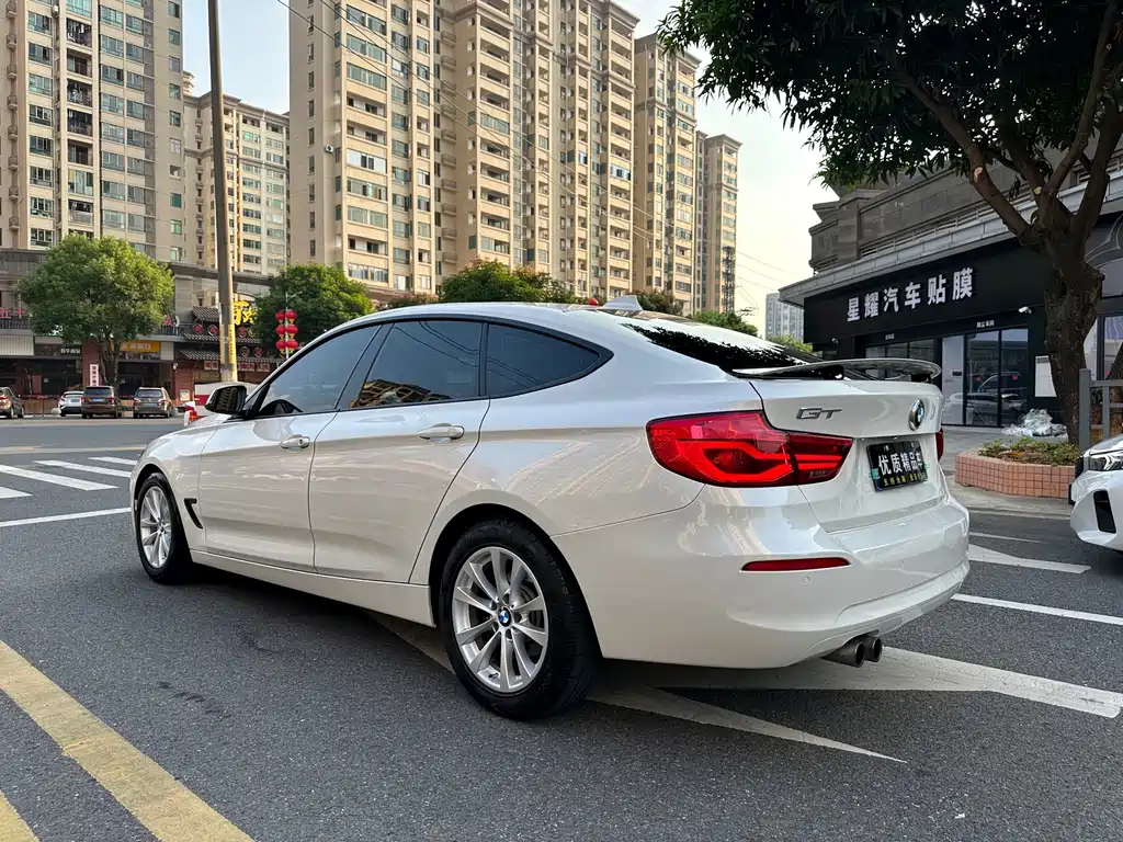 BMW 3 Series GT — миниатюра 7
