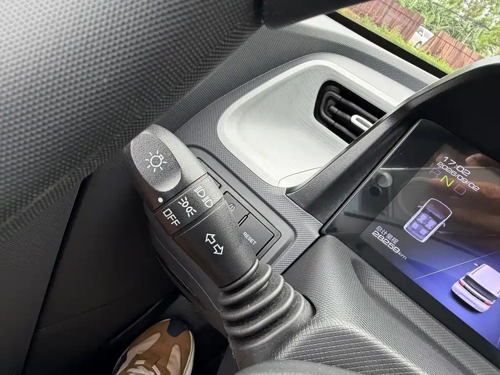 Wuling MINIEV — миниатюра 13