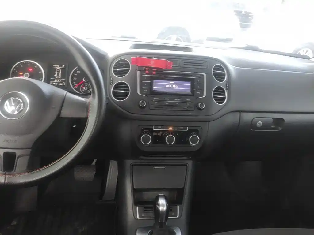 Volkswagen Tiguan — миниатюра 13