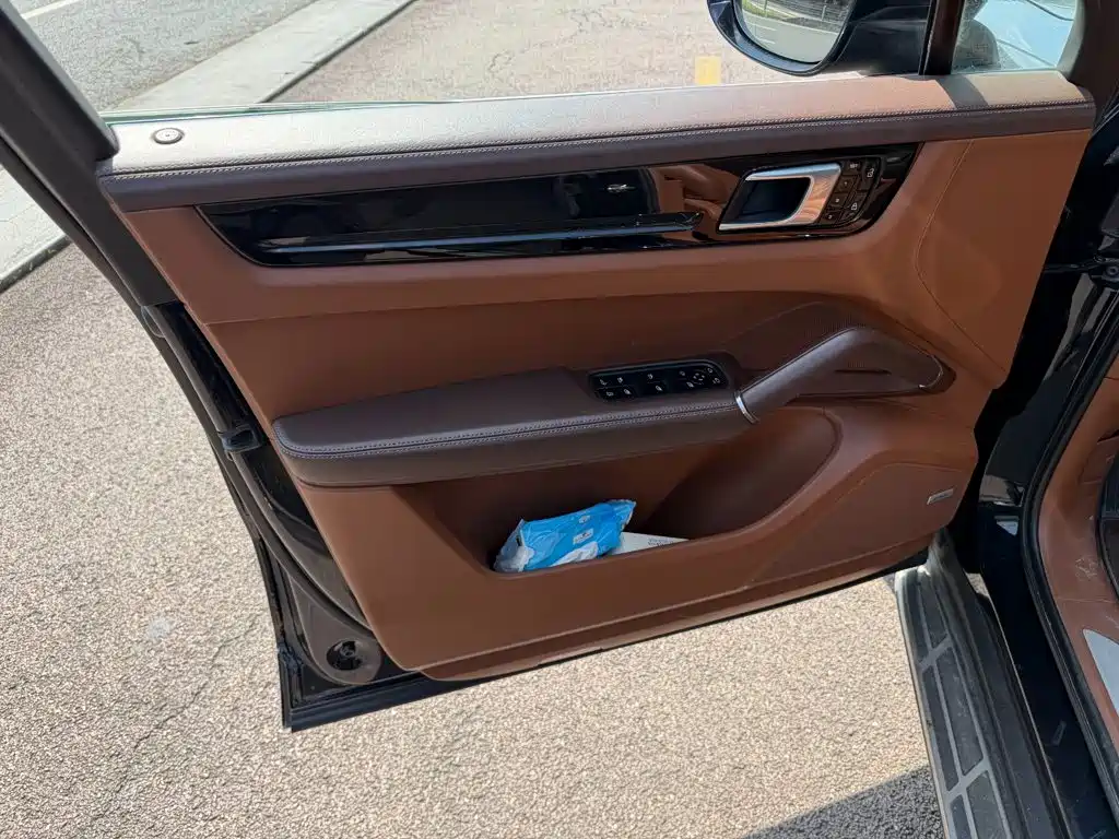 Porsche Cayenne Hybrid — миниатюра 6