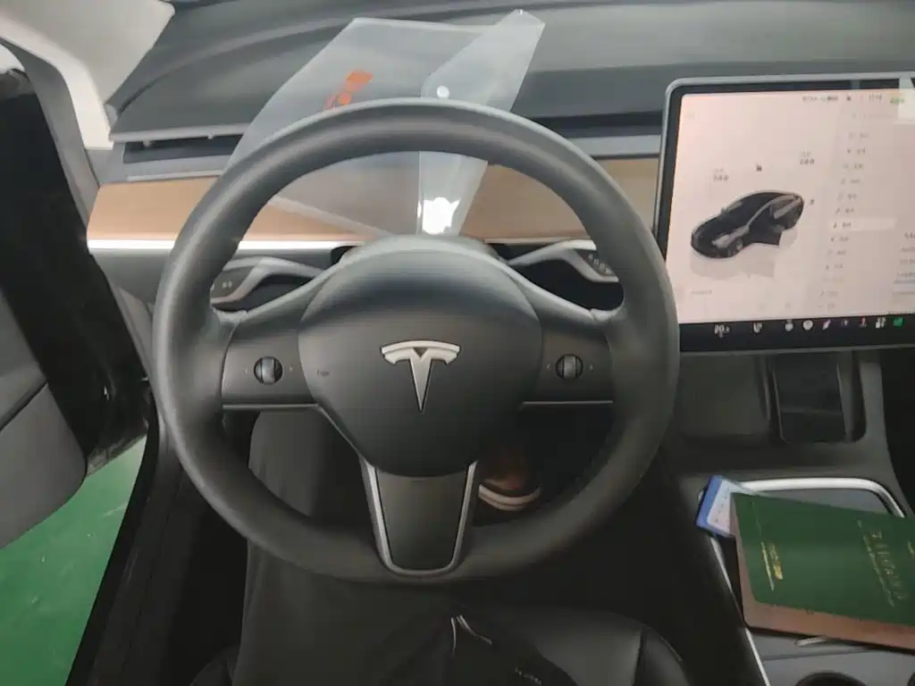 Tesla Model 3 — миниатюра 11
