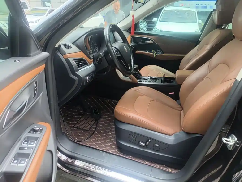 Borgward BX7 — миниатюра 16