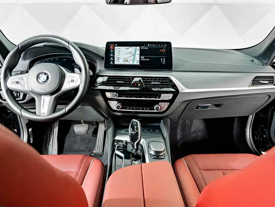 BMW 5 Series — миниатюра 12