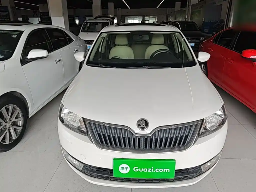 Skoda Rapid — миниатюра 3