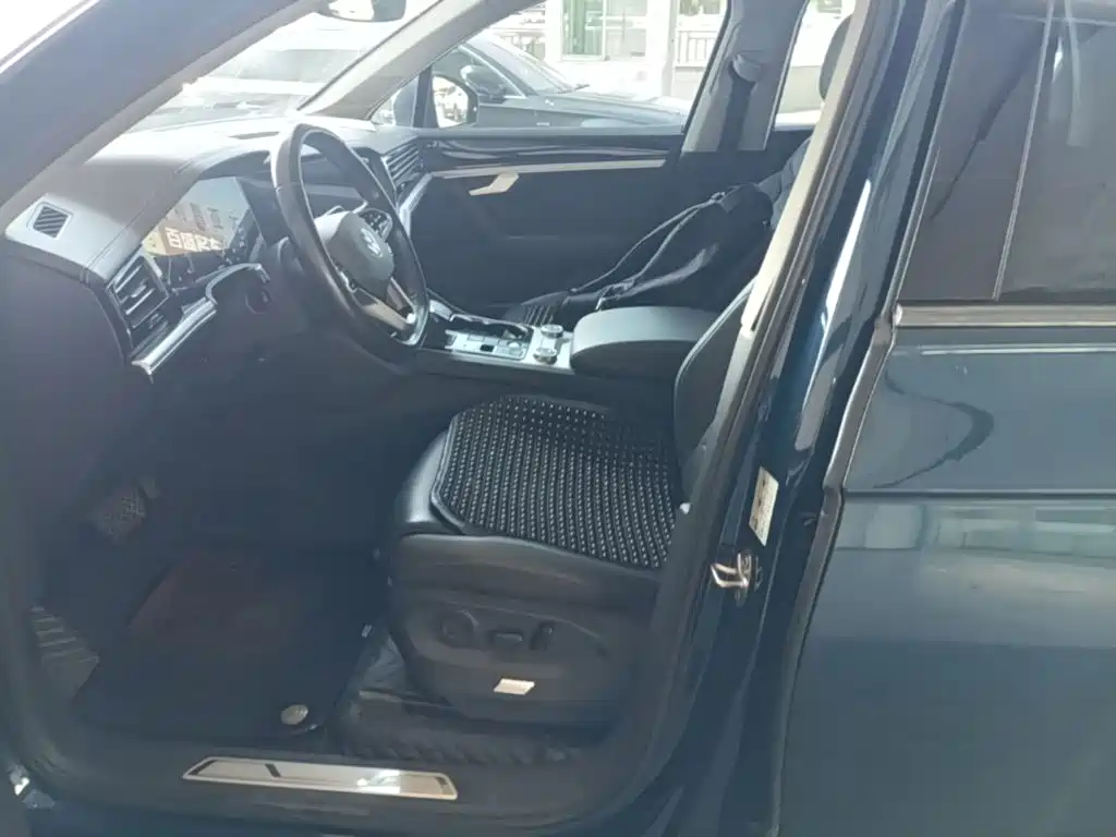 Volkswagen Touareg — миниатюра 15