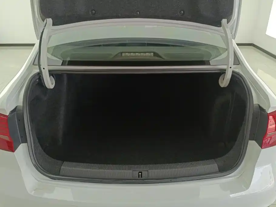 Volkswagen Bora — миниатюра 4
