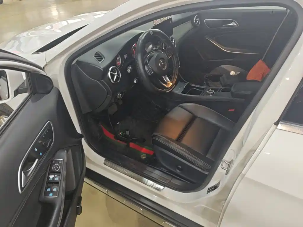 Mercedes-Benz GLA — миниатюра 16