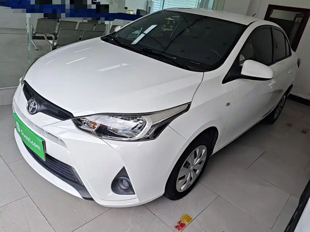 Toyota Yaris L — миниатюра 2