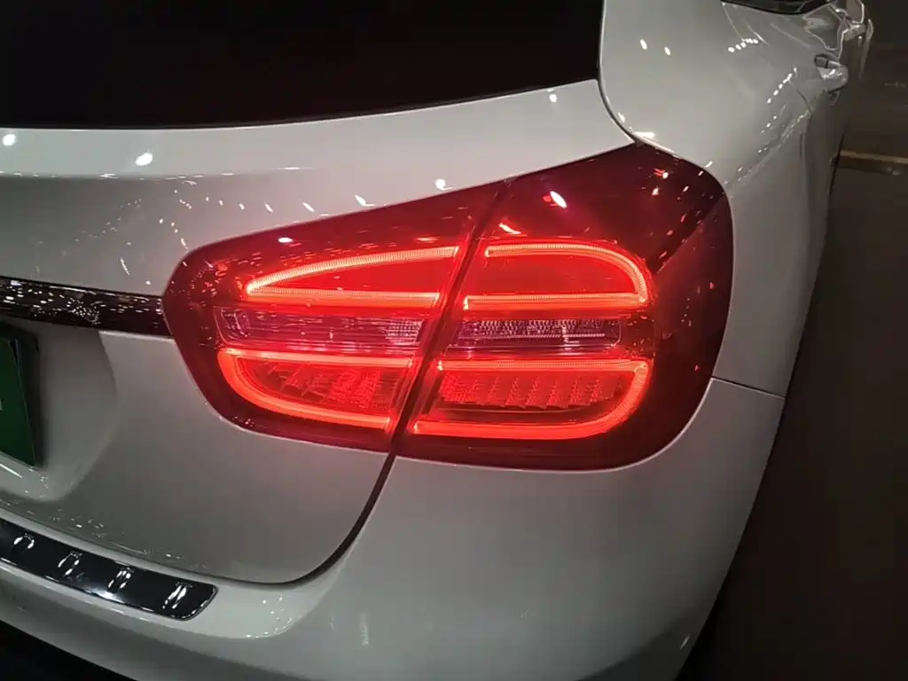 Mercedes-Benz GLA — миниатюра 8