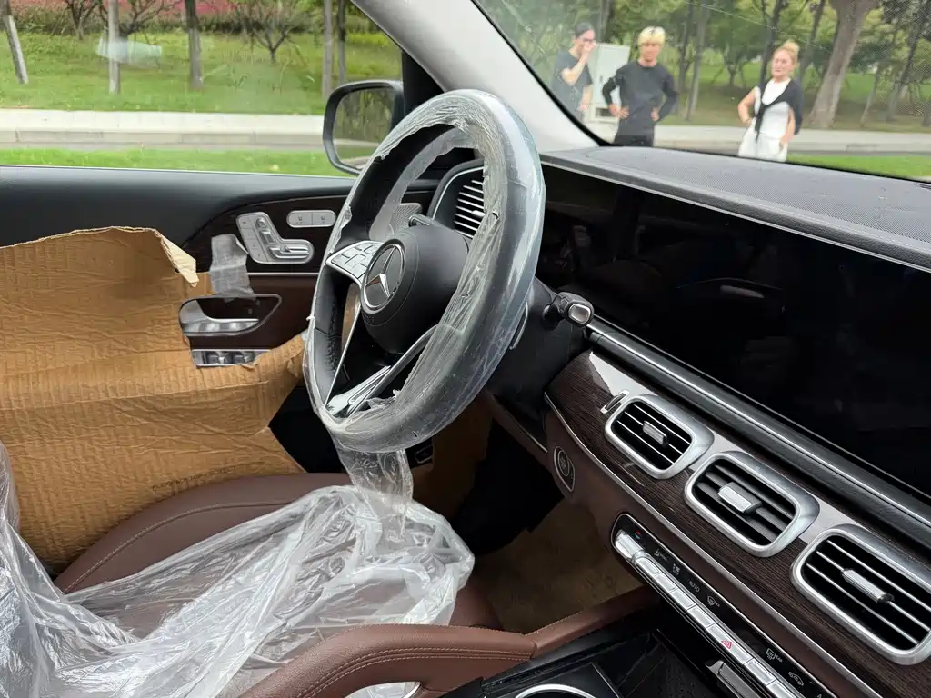 Mercedes-Benz GLE (Import) — миниатюра 13