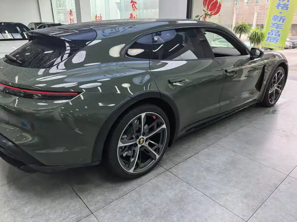 Porsche Taycan — миниатюра 7