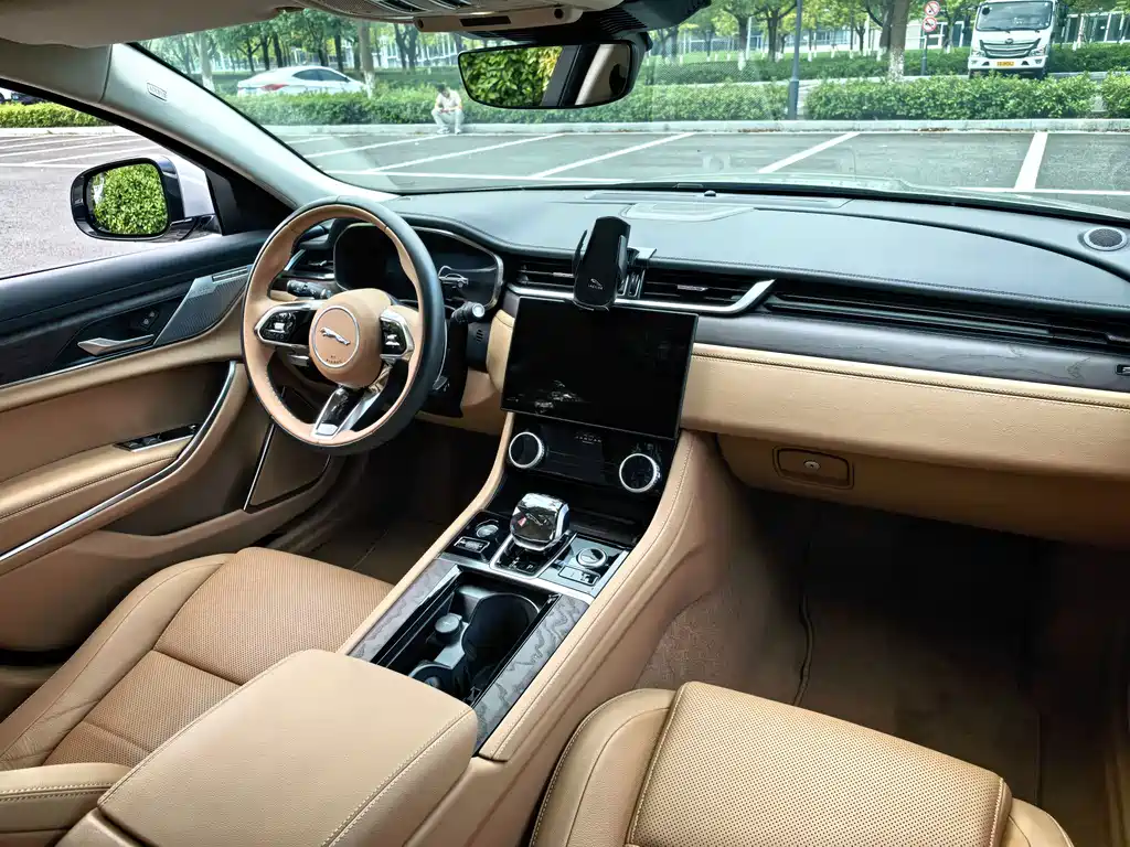 Jaguar XFL — миниатюра 17