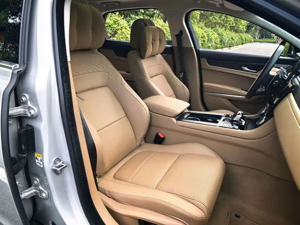 Jaguar XFL — миниатюра 13
