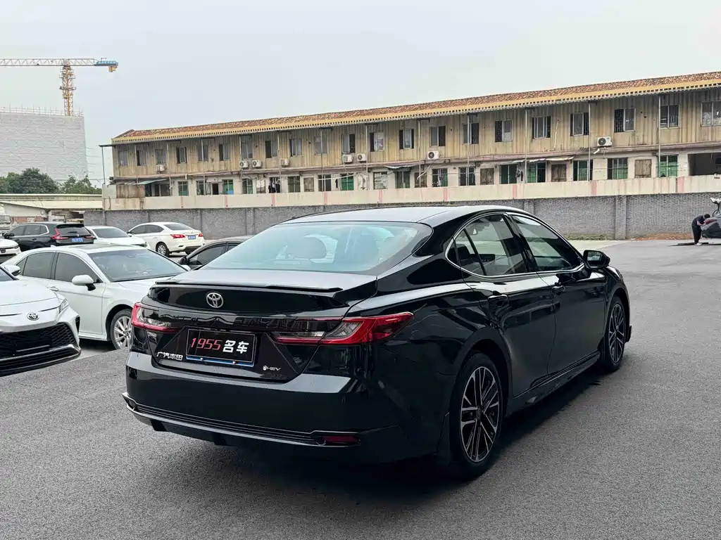 Toyota Camry — миниатюра 9
