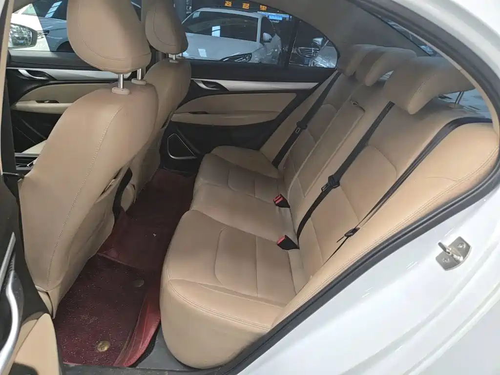 Geely Emgrand — миниатюра 17