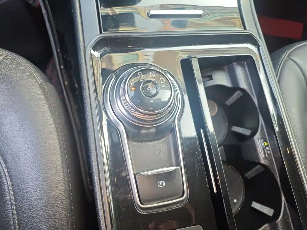 Ford Edge — миниатюра 10
