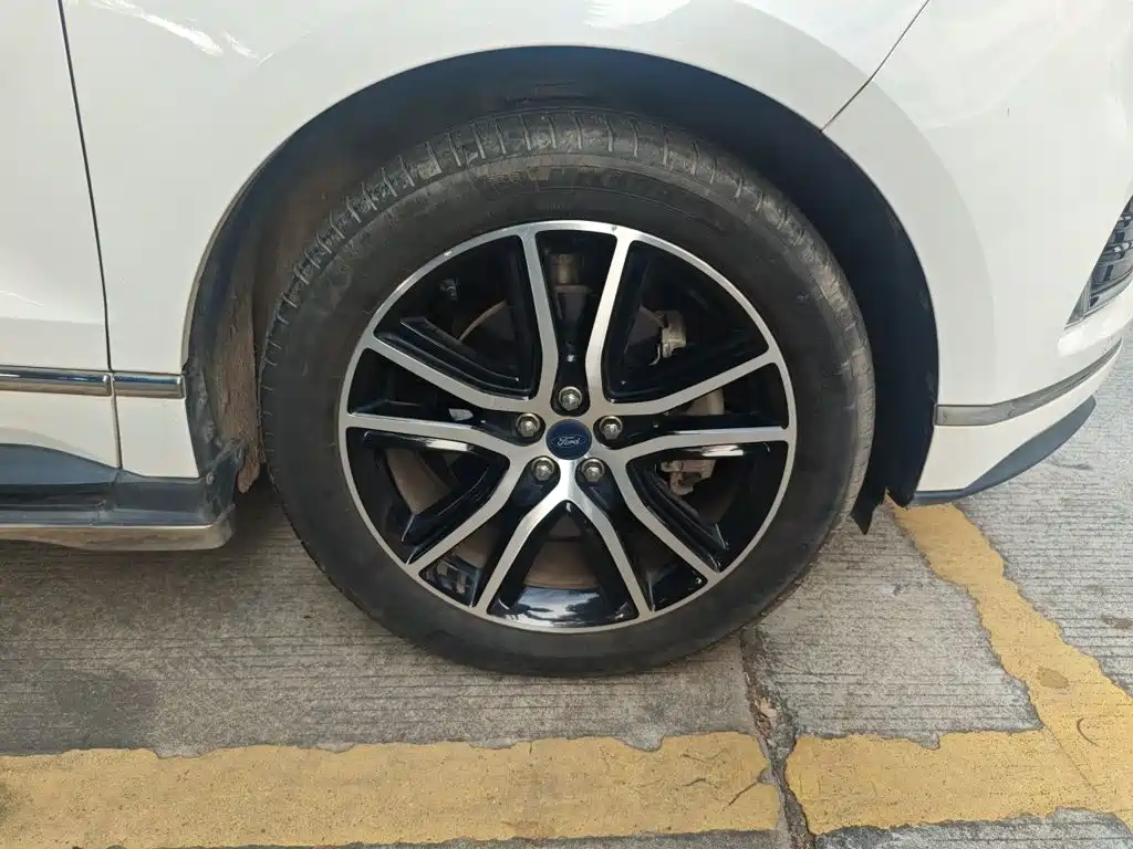 Ford Edge — миниатюра 24