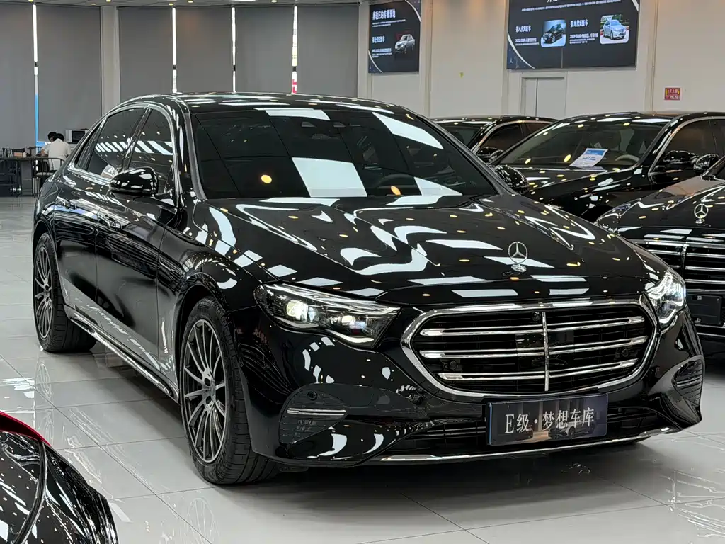 Mercedes-Benz E-Class — миниатюра 2