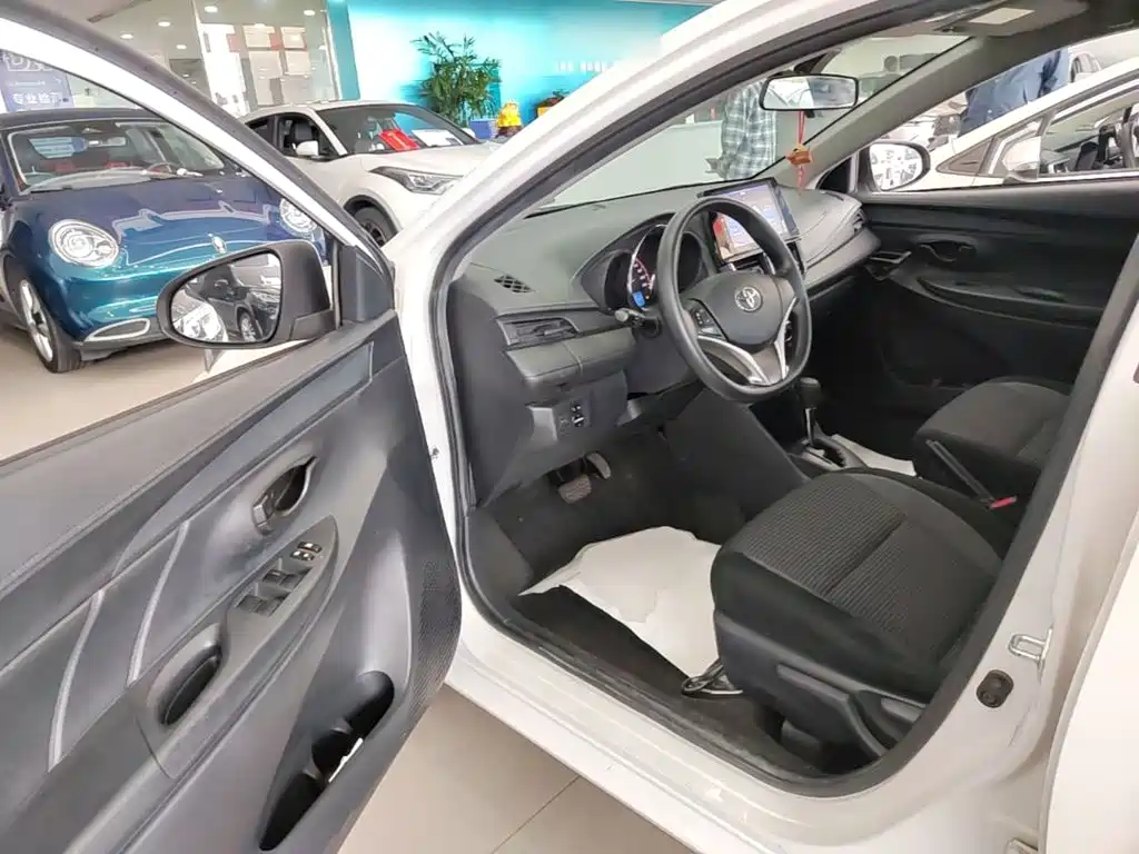 Toyota Vios FS — миниатюра 16