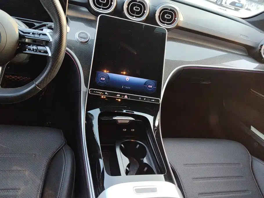Mercedes-Benz C-Class — миниатюра 16