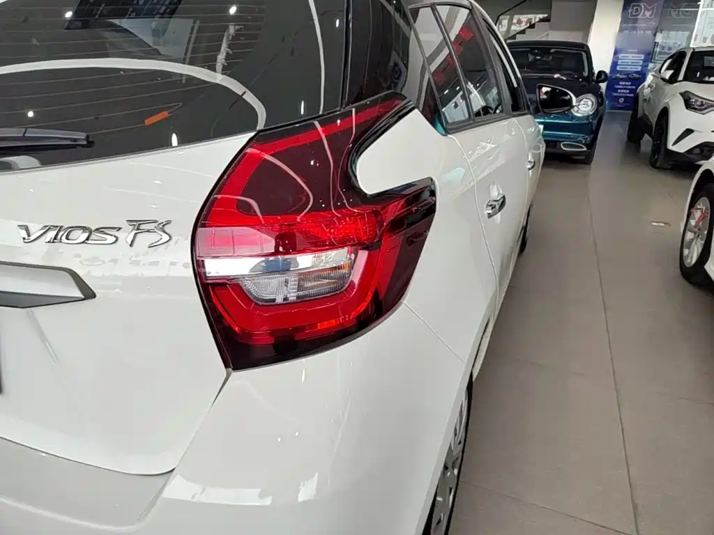 Toyota Vios FS — миниатюра 8